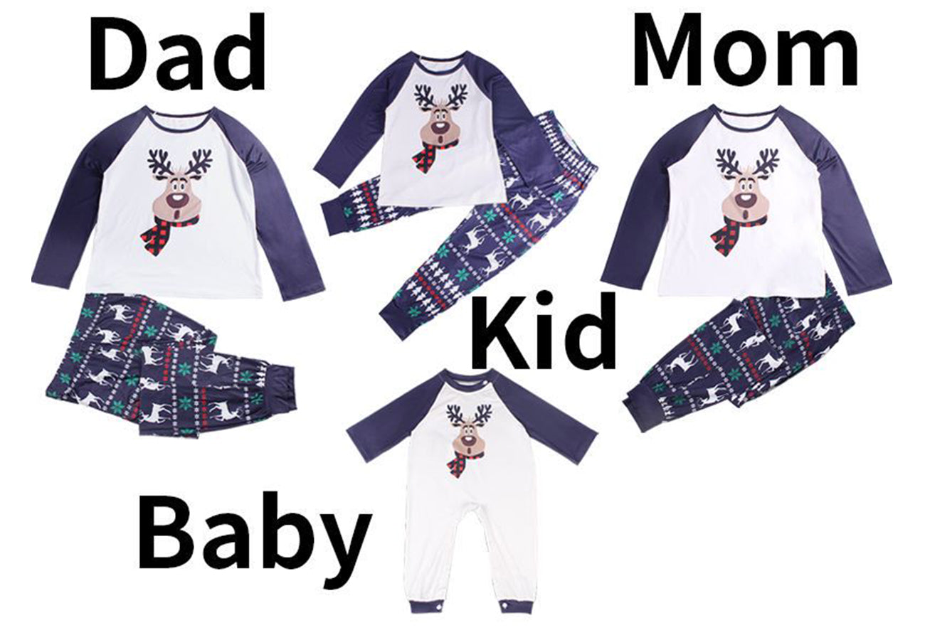 Pijama con diseño de renos