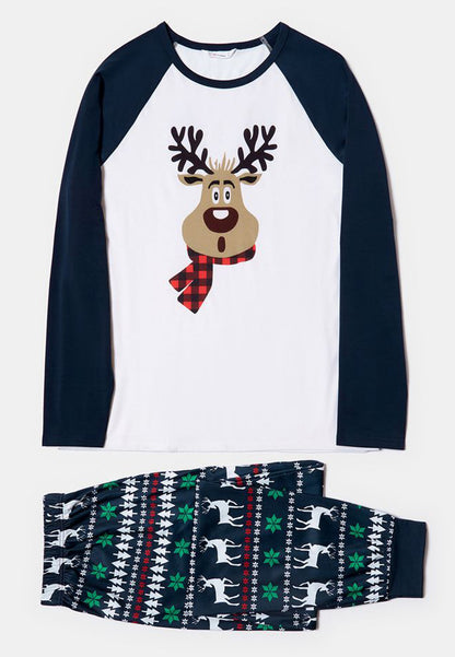 Pijama con diseño de renos