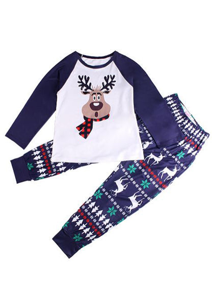 Pijama con diseño de renos