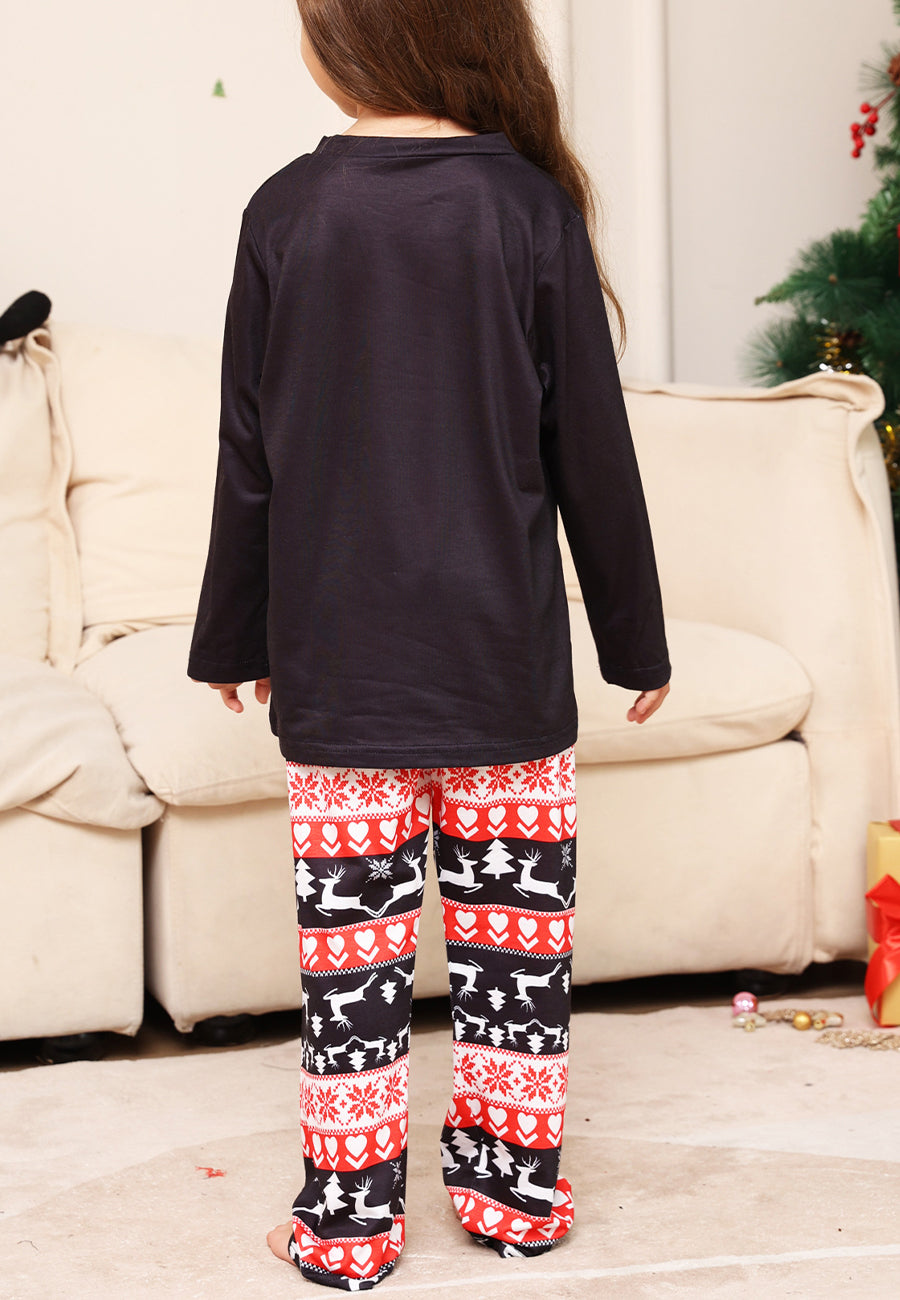 Conjunto de pijama navideño con renos en contraste