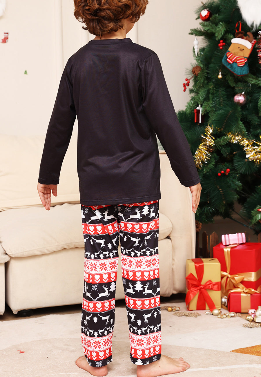 Conjunto de pijama navideño con renos en contraste