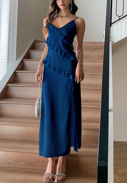 Vestido con abertura y detalle de volantes