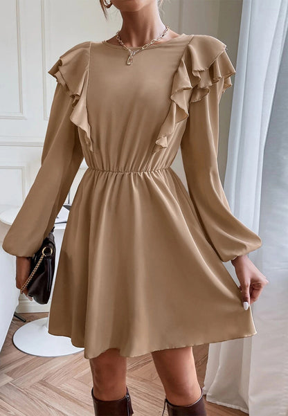 Vestido con hombros con volantes escalonados