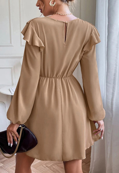 Vestido con hombros con volantes escalonados