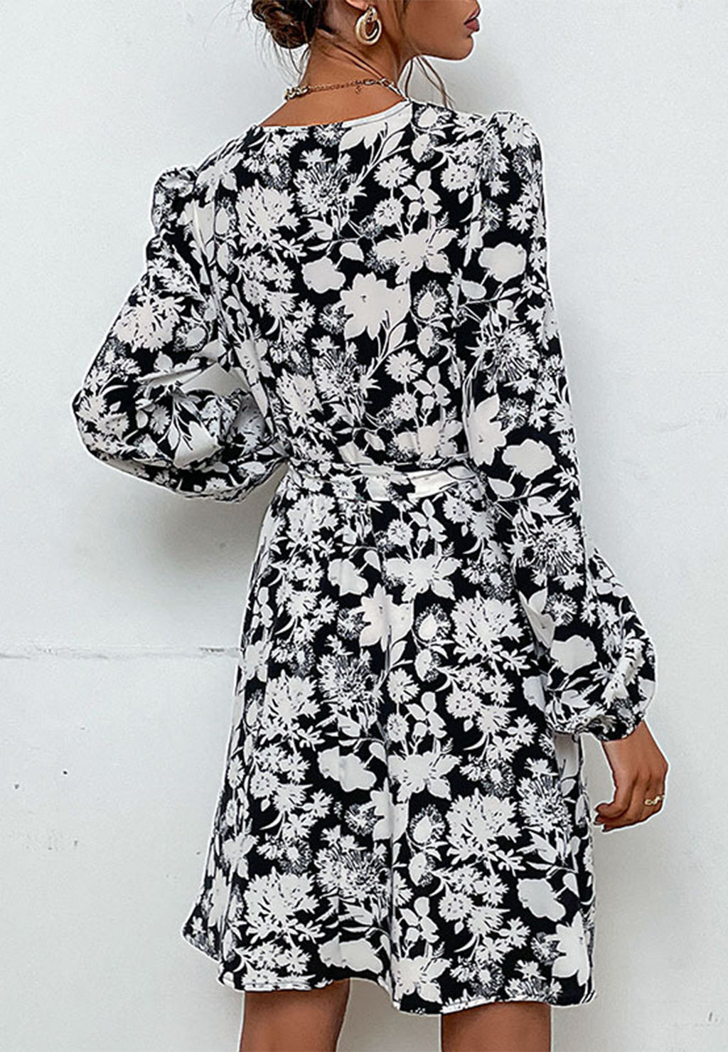 Vestido de manga larga con estampado floral