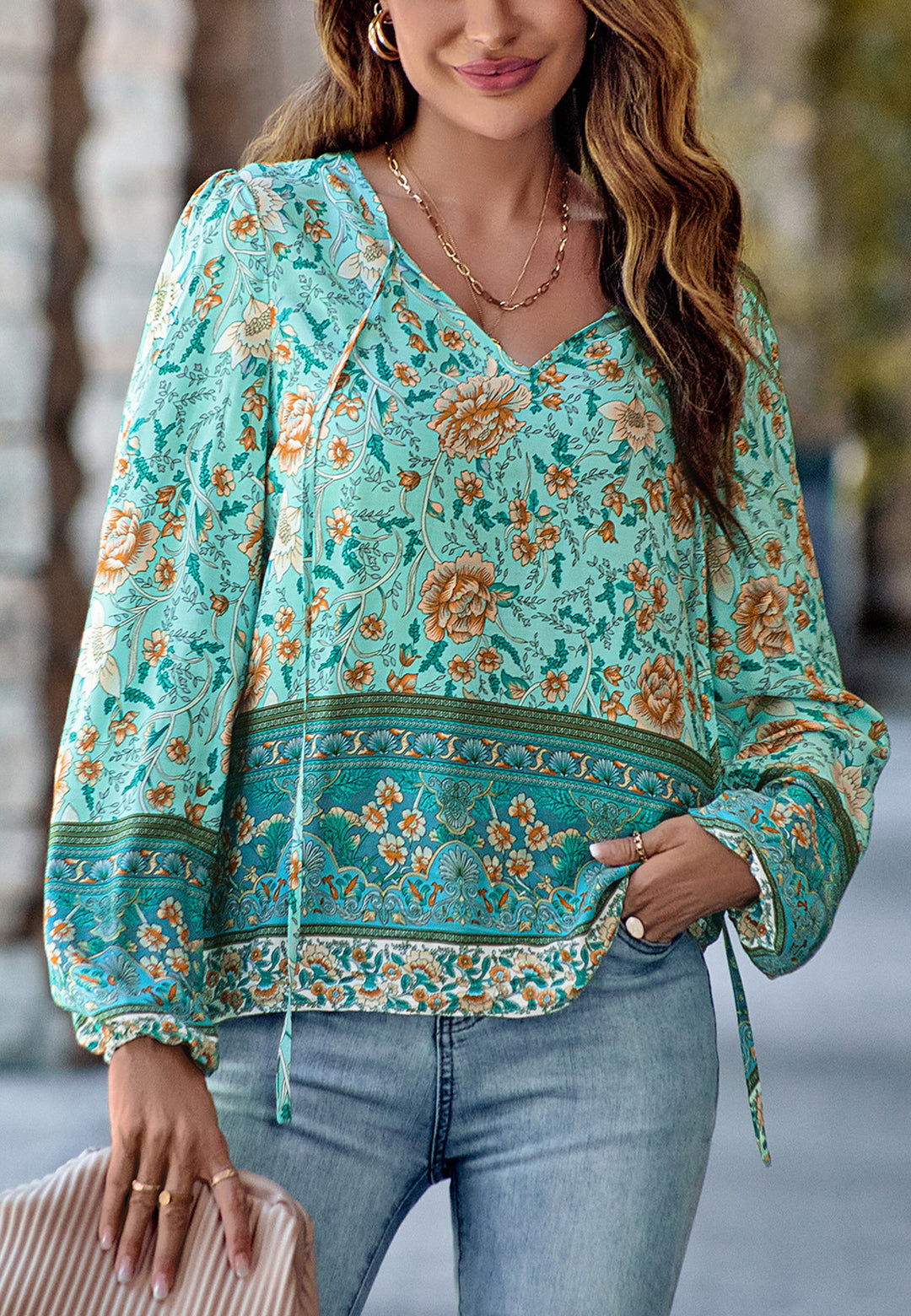 Blusa bohemia con estampado floral y lazo en el cuello multicolor