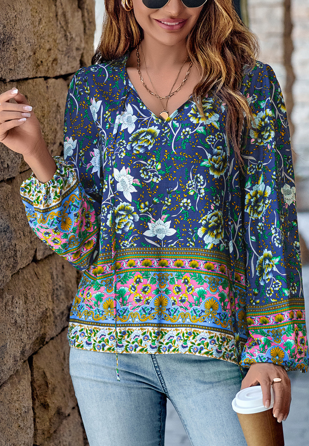 Blusa bohemia con estampado floral y lazo en el cuello multicolor