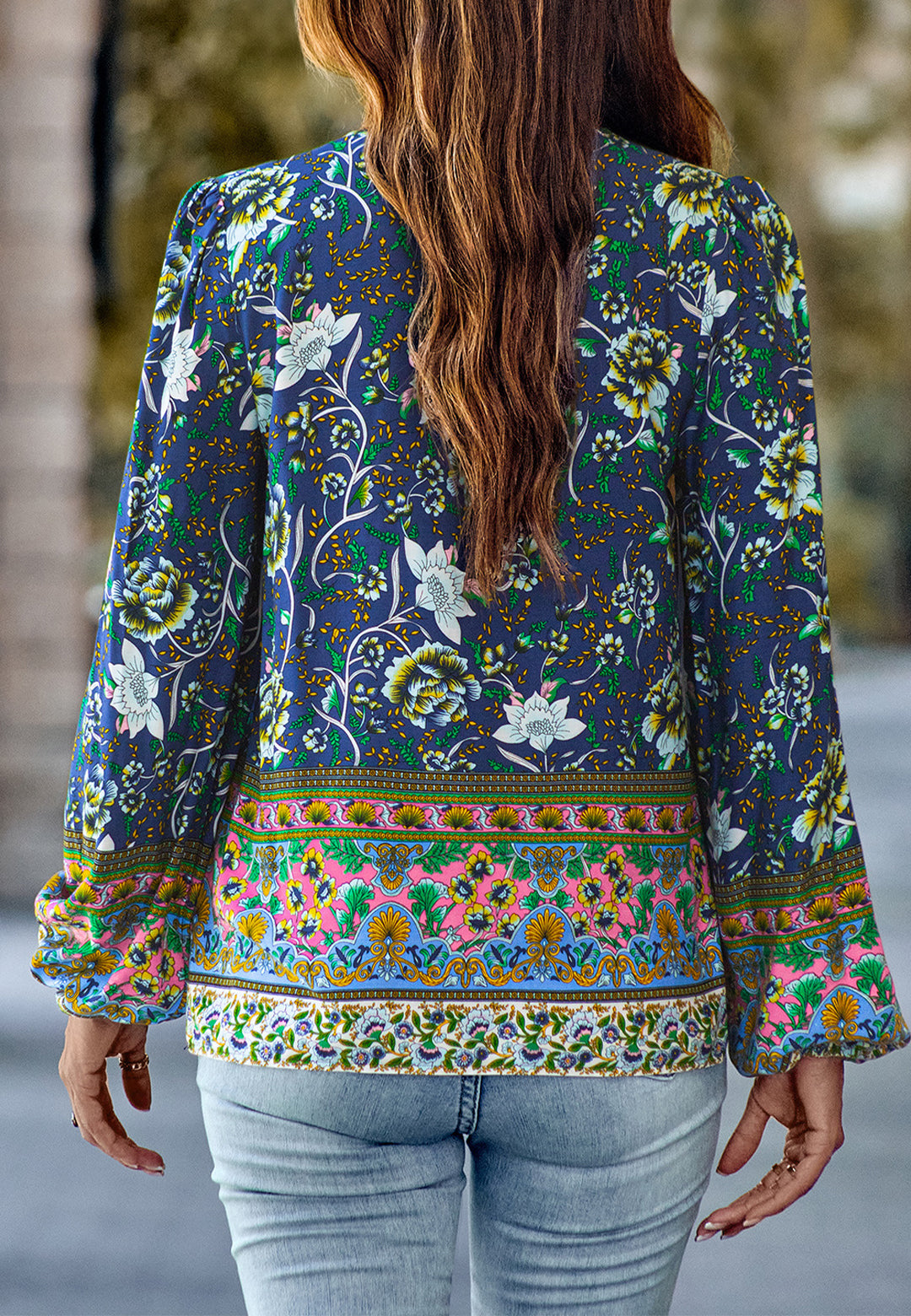 Blusa bohemia con estampado floral y lazo en el cuello multicolor