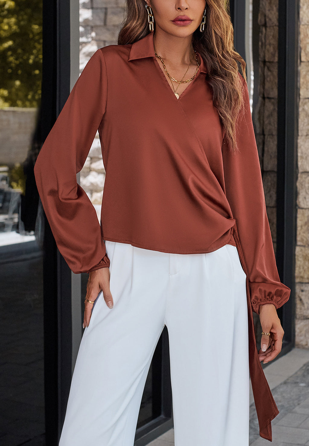 Blusa con cuello y lazo lateral