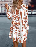 Vestido camisero con botones y estampado abstracto