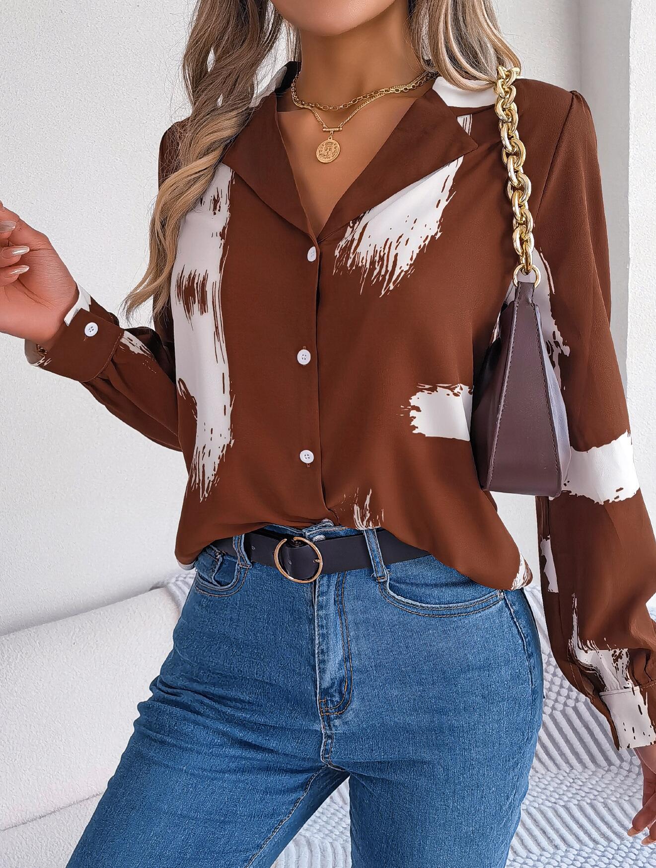 Camisa con cuello abotonado y estampado de pincel