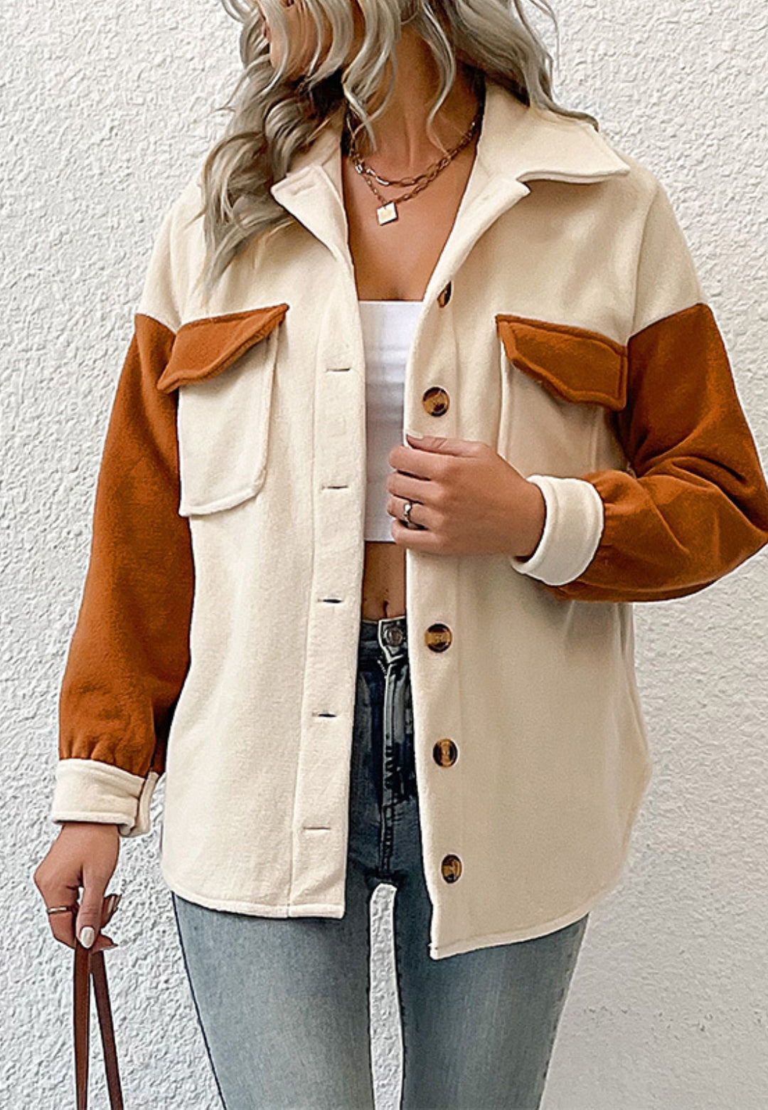 Chaqueta con bolsillos en contraste de dos tonos