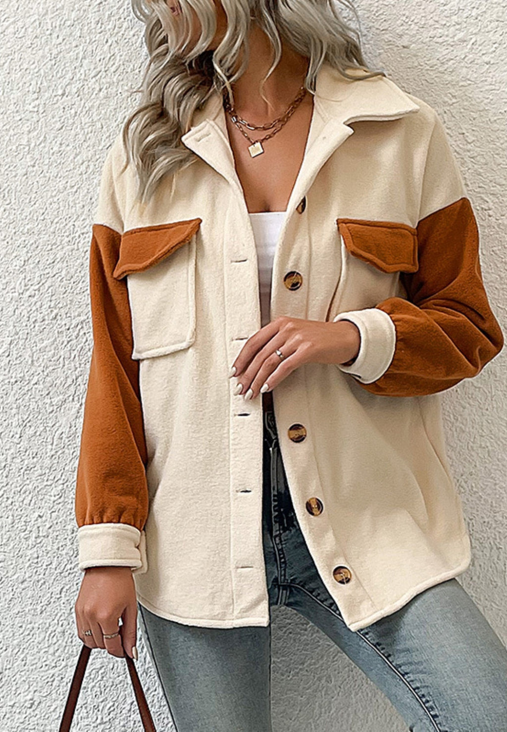 Chaqueta con bolsillos en contraste de dos tonos