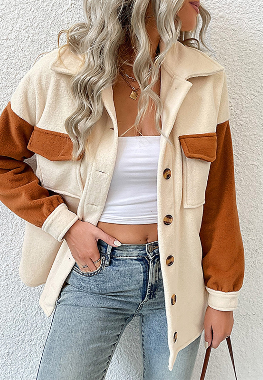 Chaqueta con bolsillos en contraste de dos tonos