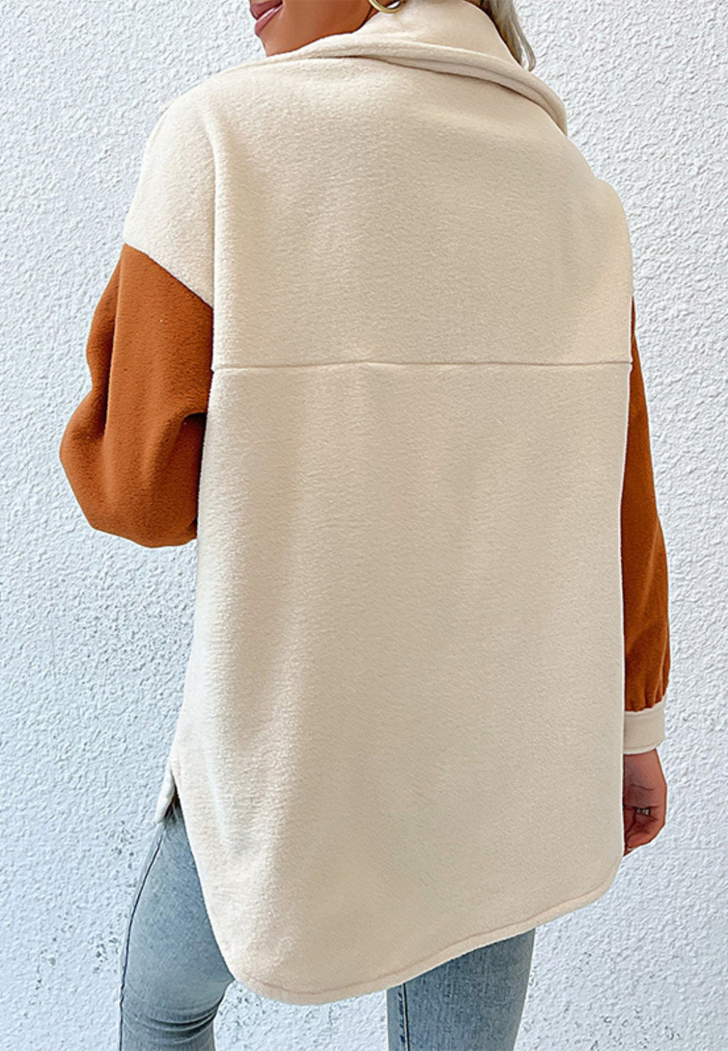 Chaqueta con bolsillos en contraste de dos tonos