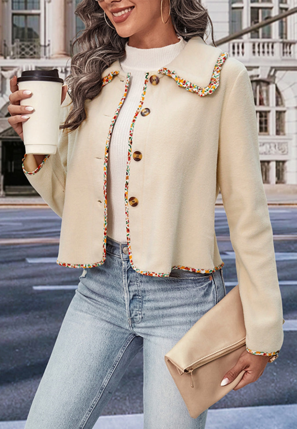 Chaqueta con ribete floral multicolor en contraste