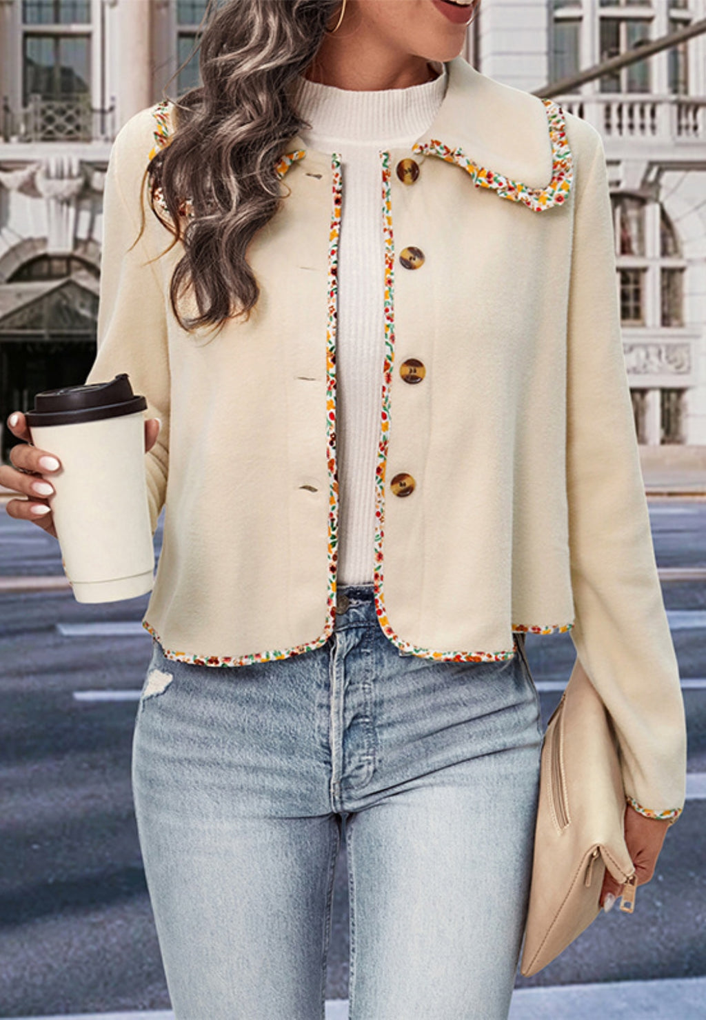 Chaqueta con ribete floral multicolor en contraste