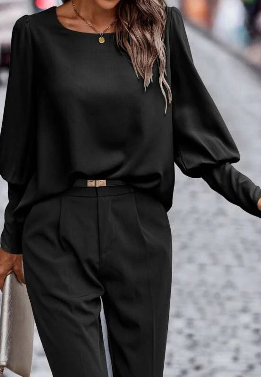 Blusa con botones en la espalda y mangas gigot