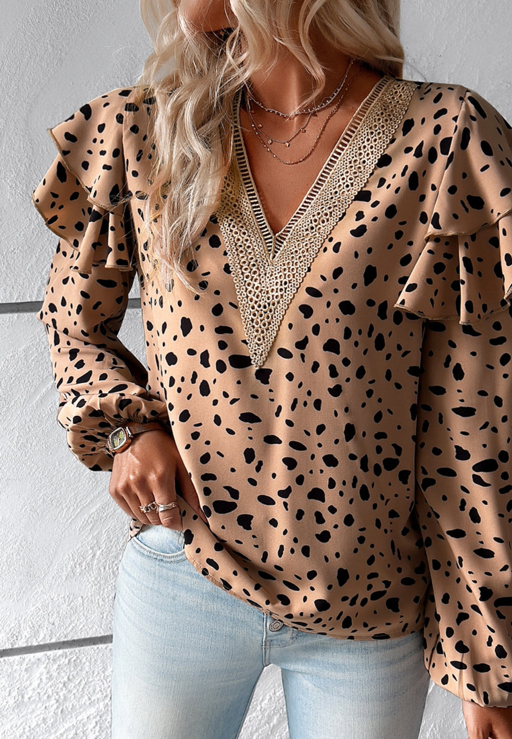Blusa con mangas con volantes y estampado de lunares en forma de paraguas