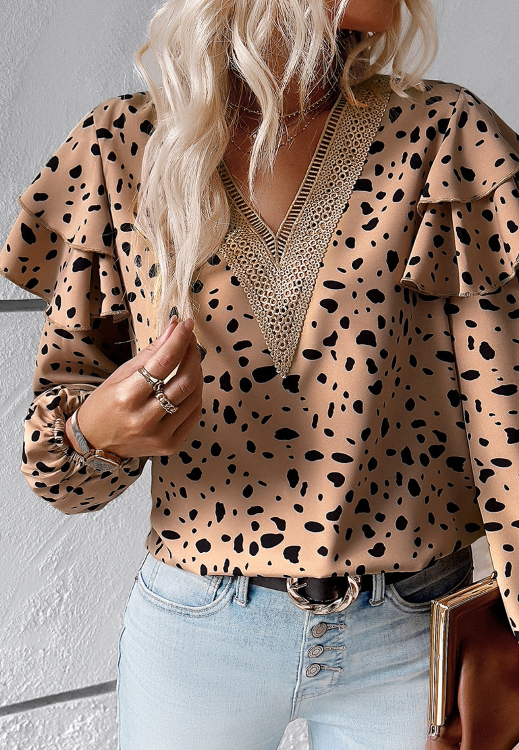 Blusa con mangas con volantes y estampado de lunares en forma de paraguas