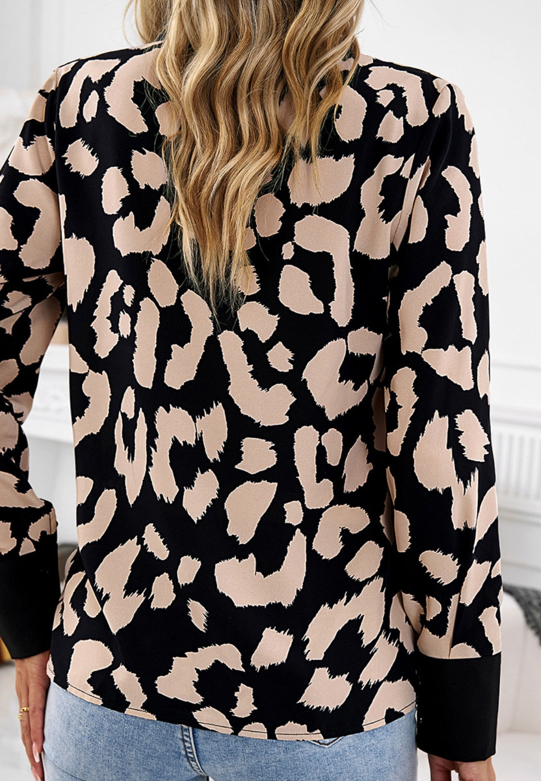 Blusa de cuello mandarín con estampado de leopardo