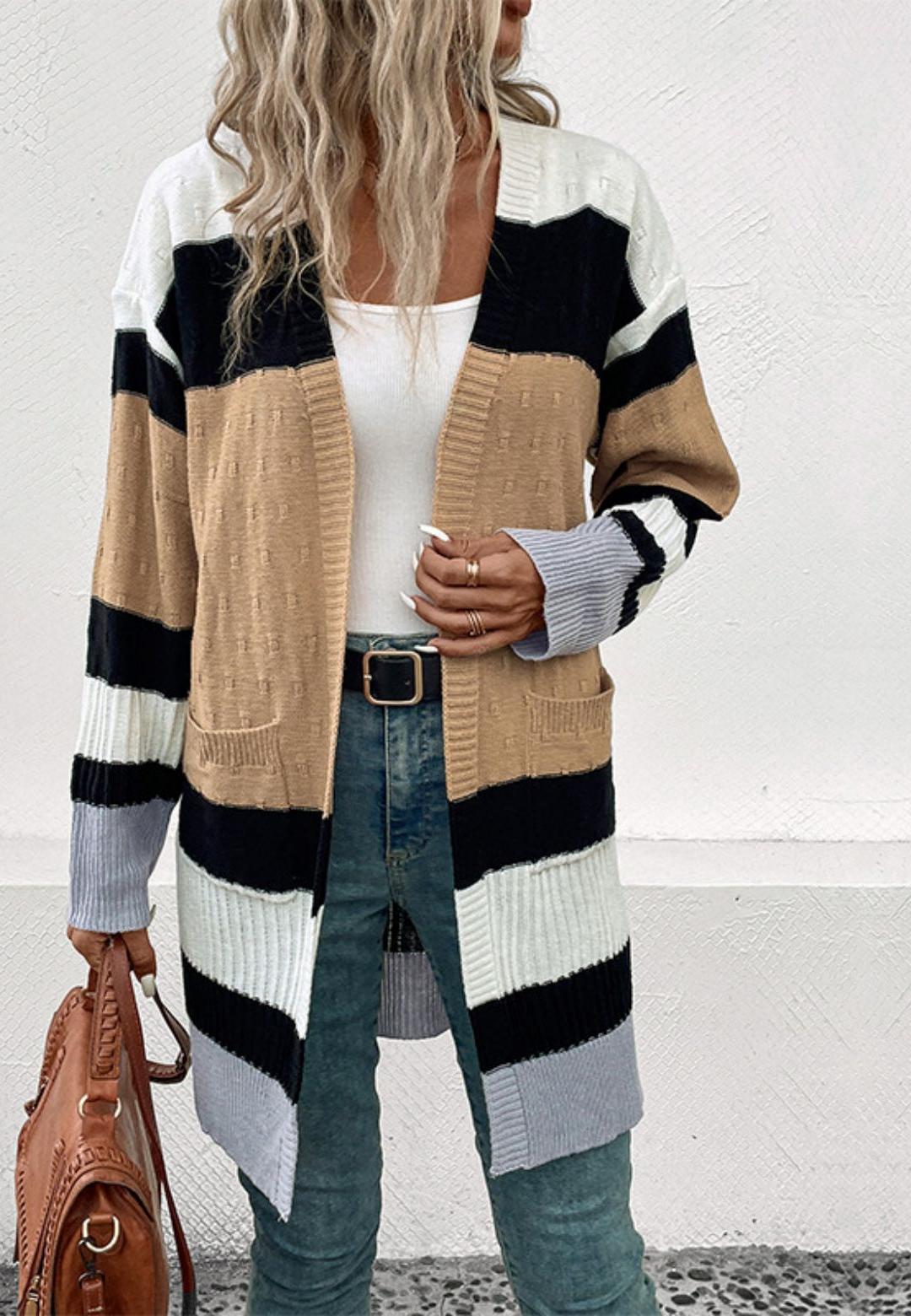 Cárdigan largo texturizado con bolsillo delantero y mangas largas a rayas
