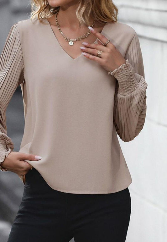 Blusa Bishop plisada de manga larga y escote en V