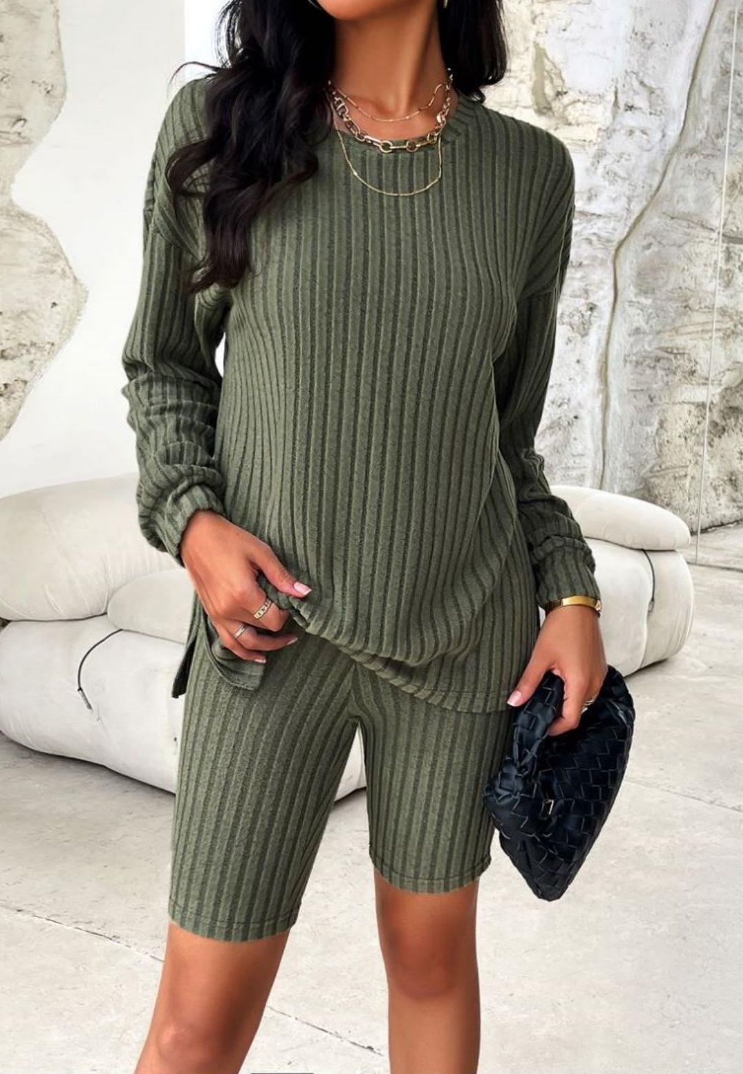 Conjunto de jersey y pantalones cortos de punto acanalado