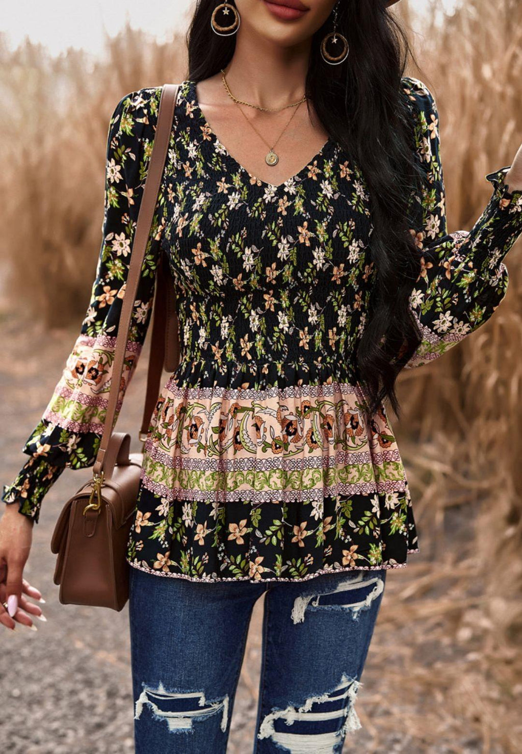 Blusa con escote en V fruncida y diseño bohemio floral