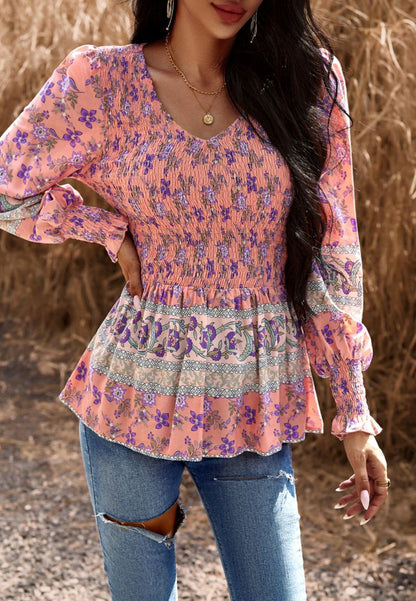 Blusa con escote en V fruncida y diseño bohemio floral