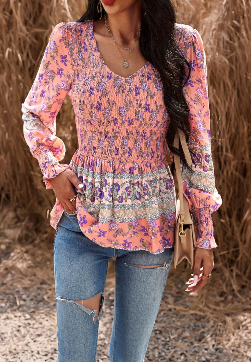 Blusa con escote en V fruncida y diseño bohemio floral