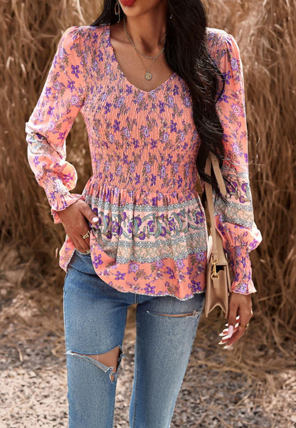 Blusa con escote en V fruncida y diseño bohemio floral