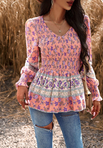 Blusa con escote en V fruncida y diseño bohemio floral