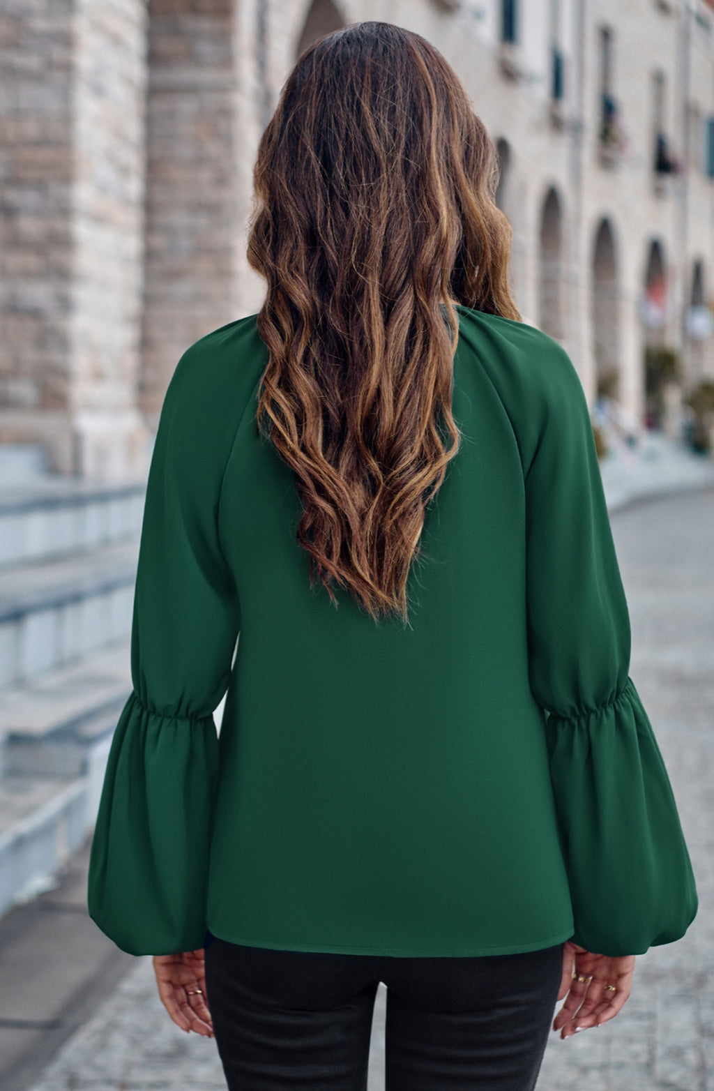 Blusa lisa con mangas abullonadas dobles