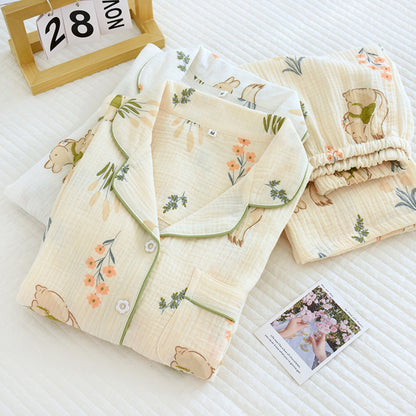 Conjunto de pijama con estampado floral y de ardillas