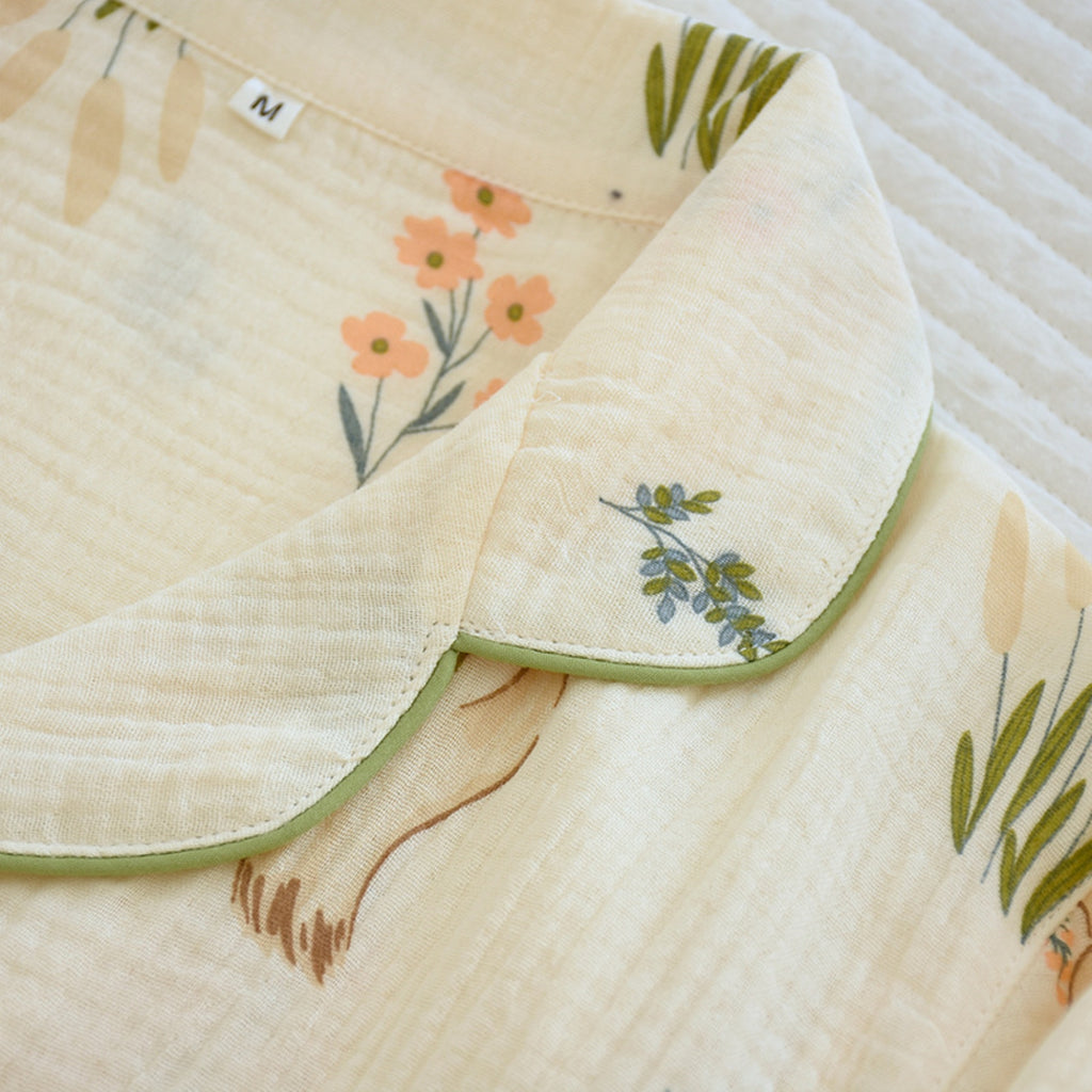 Conjunto de pijama con estampado floral y de ardillas