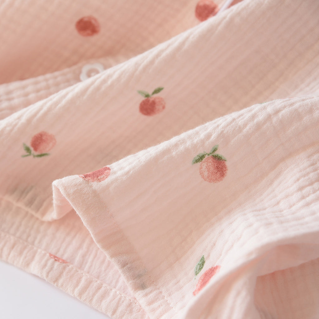 Camisa y pantalones cortos con estampado floral texturizado a juego
