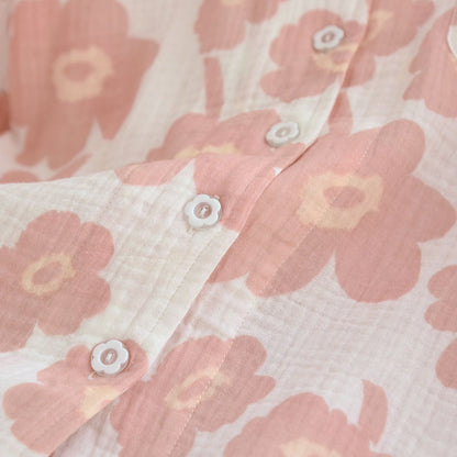 Conjunto de camisa y pantalones cortos con estampado floral texturizado