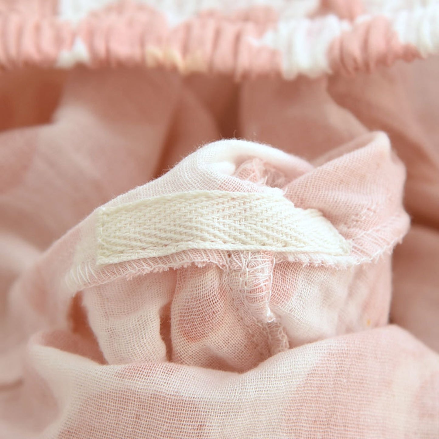 Conjunto de camisa y pantalones cortos con estampado floral texturizado