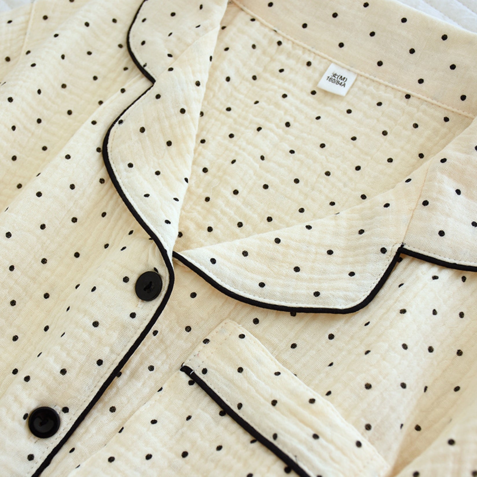 Coordenadas del salón con estampado de puntos