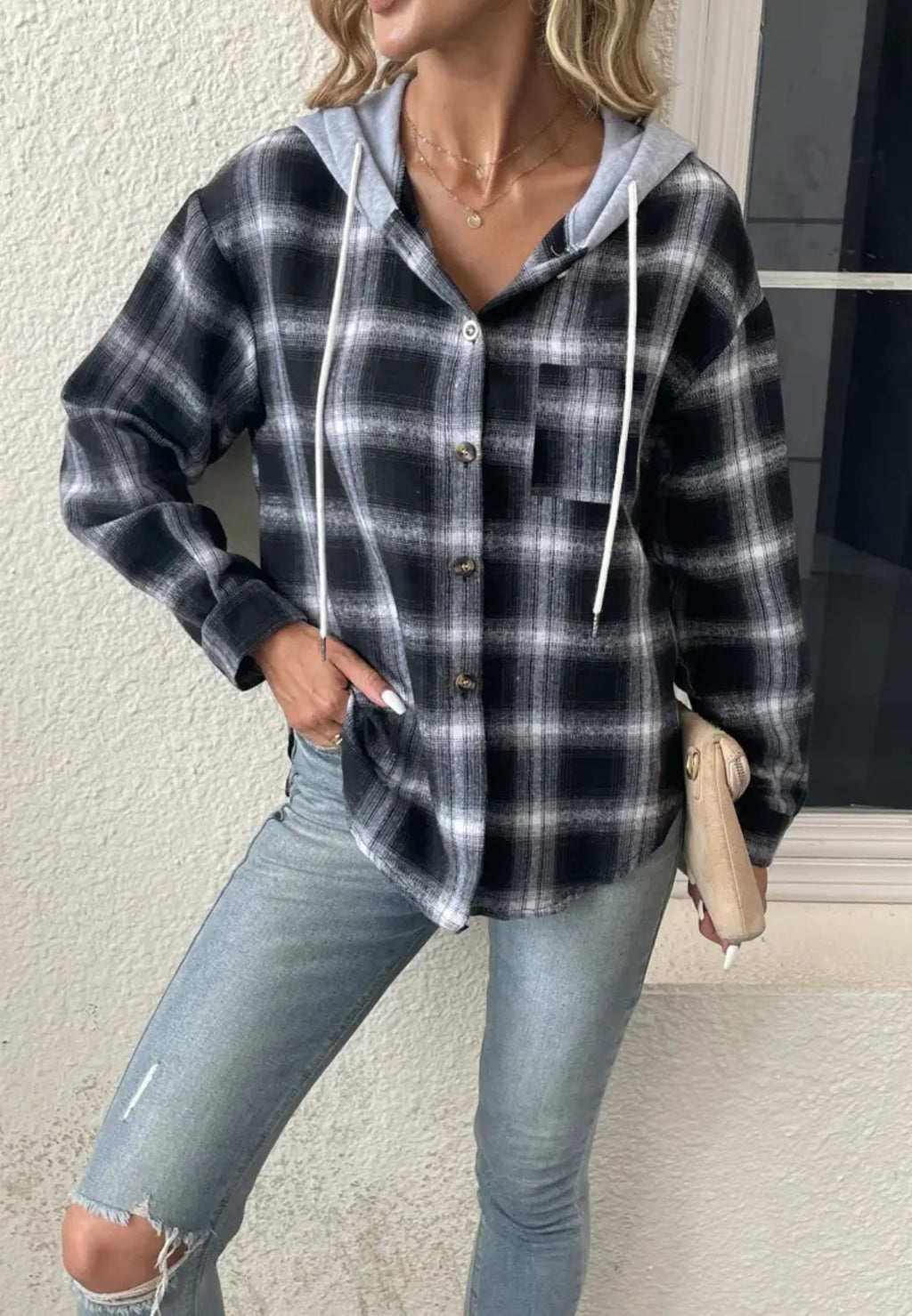 Chaqueta con capucha en contraste y estampado de cuadros