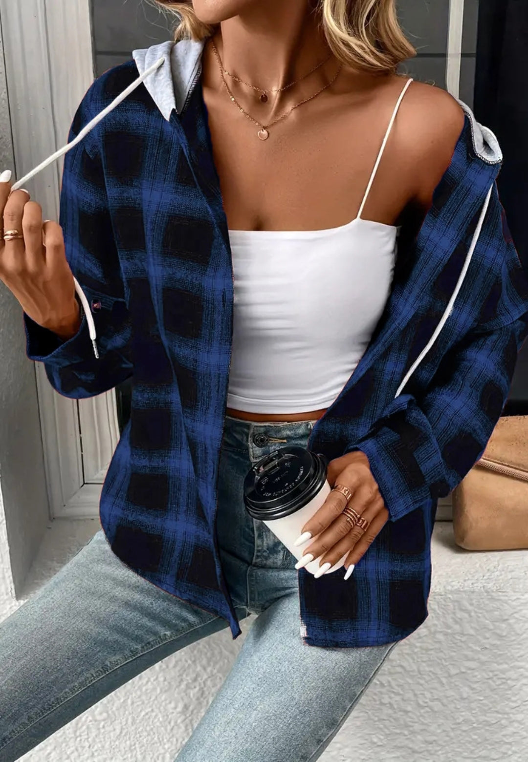 Chaqueta con capucha en contraste y estampado de cuadros