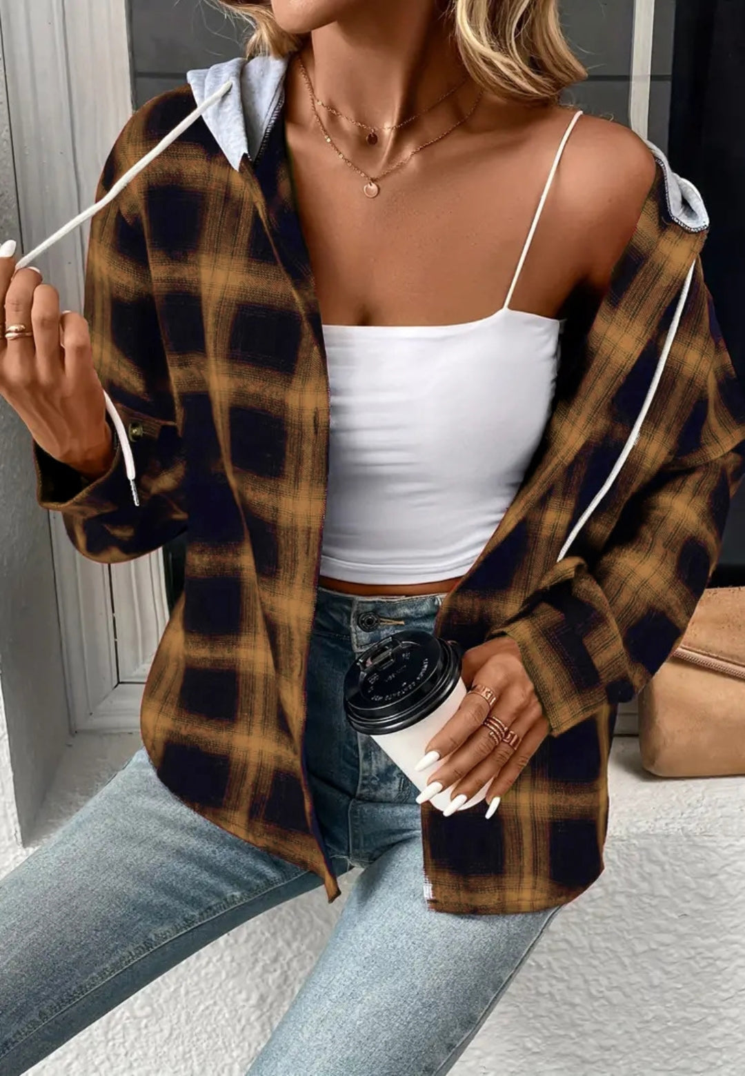 Chaqueta con capucha en contraste y estampado de cuadros