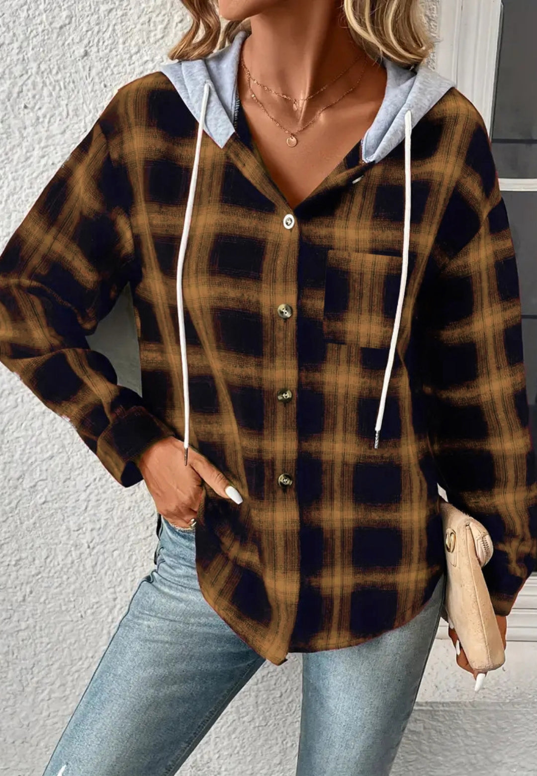 Chaqueta con capucha en contraste y estampado de cuadros