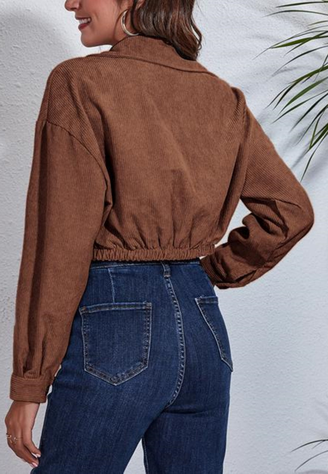 Chaqueta de pana corta con botones en la parte delantera