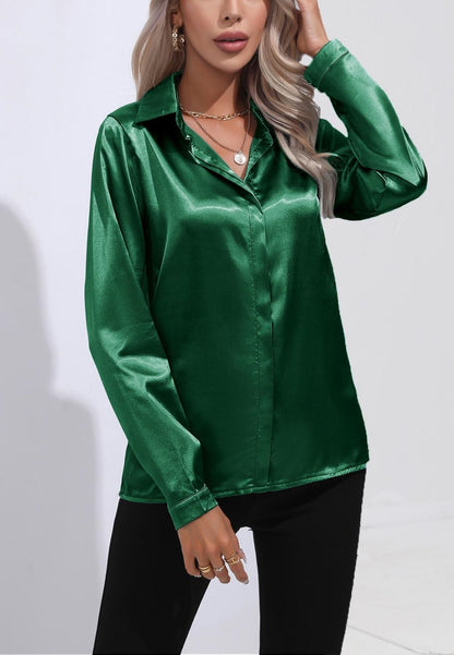 Camisa de satén con cuello abotonado