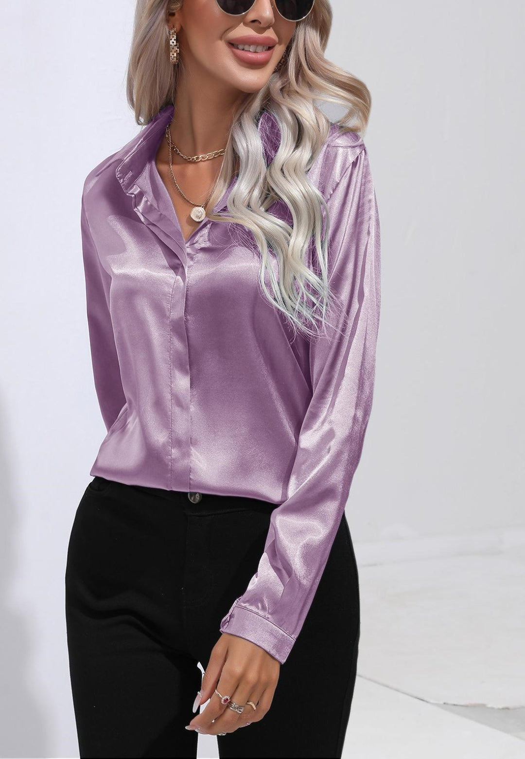 Camisa de satén con cuello abotonado