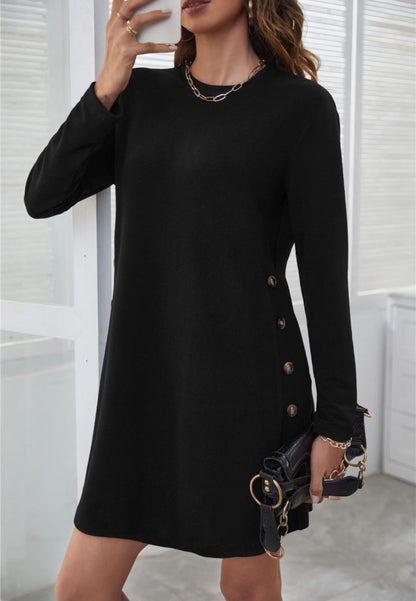 Vestido tipo suéter con detalle de botones laterales