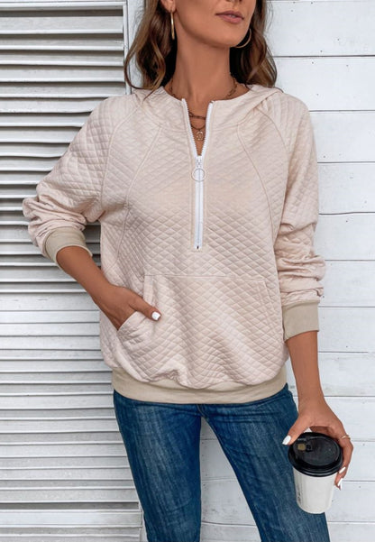 Sudadera con capucha acolchada y cremallera de un cuarto