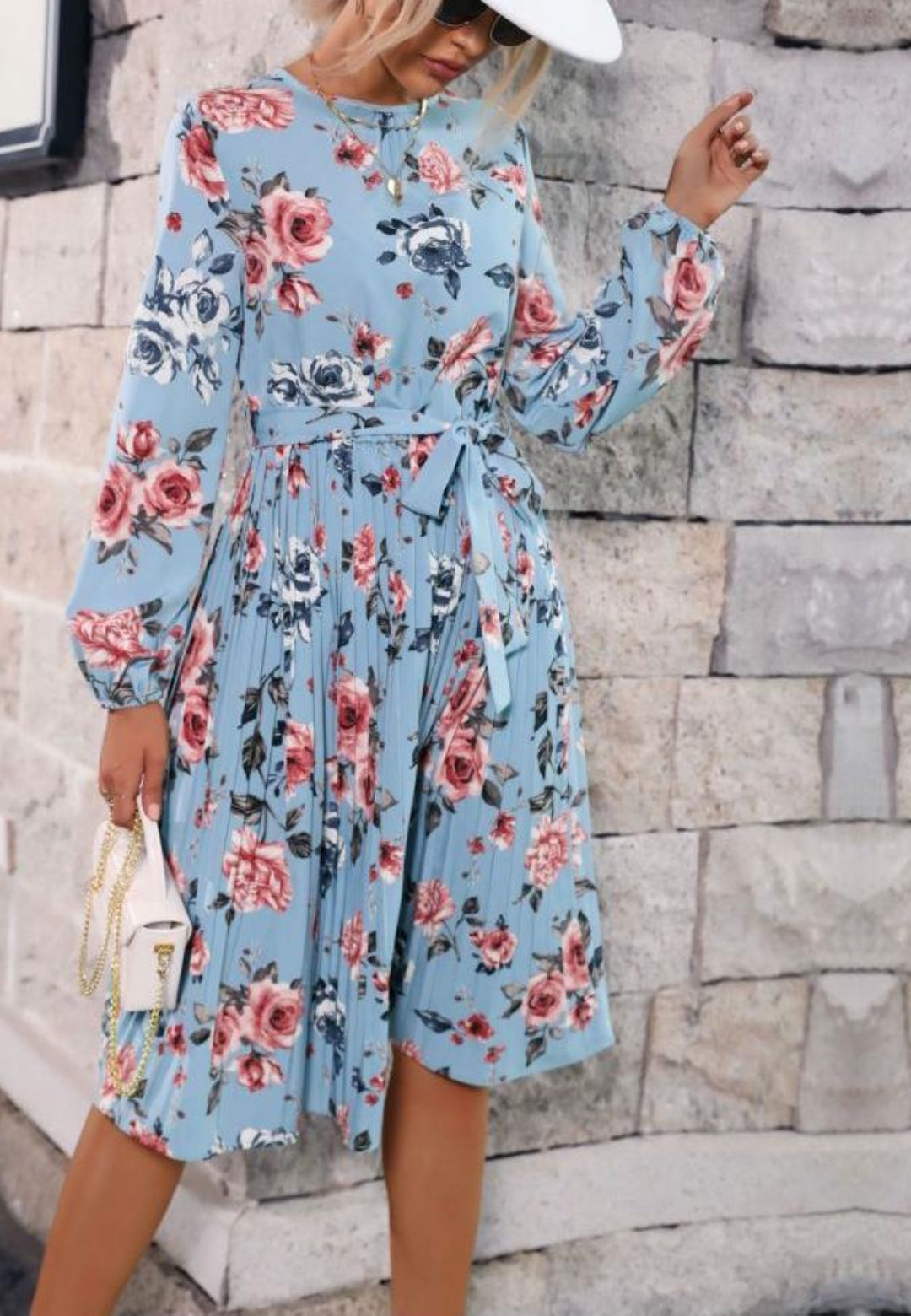 Vestido plisado de cuello redondo